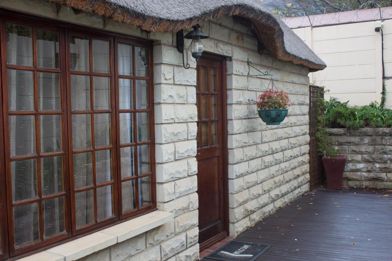 Imperani Guesthouse Ficksburg Bagian luar foto