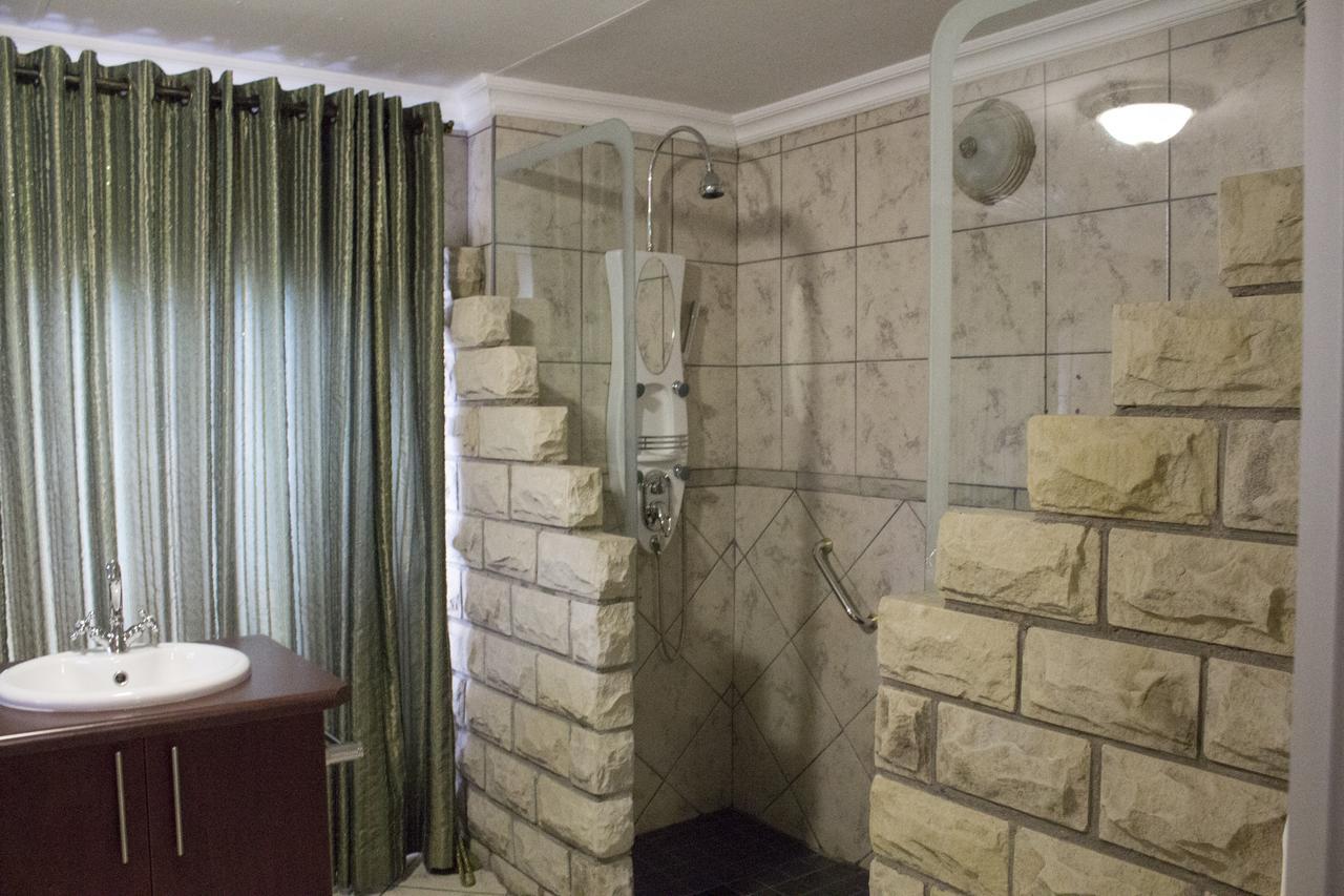 Imperani Guesthouse Ficksburg Bagian luar foto