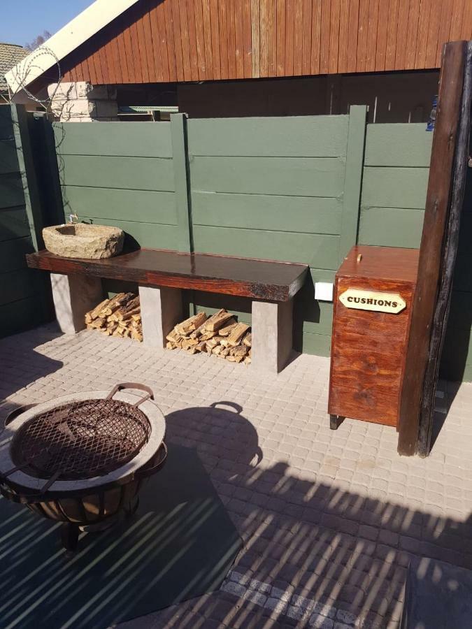 Imperani Guesthouse Ficksburg Bagian luar foto